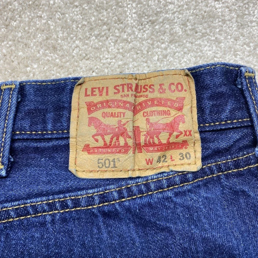 Levis 501 Jeans Mens 42x26‎ Button Fly Straight Leg Denim Classic
